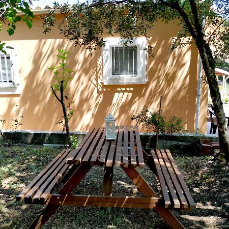 Family Holiday Apartment With Garden & Bbq Velonádes Exterior foto