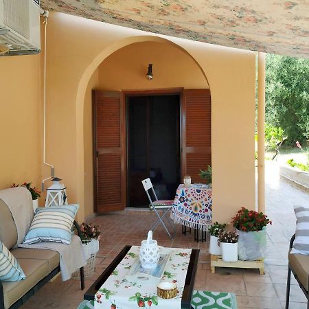 Family Holiday Apartment With Garden & Bbq Velonádes Exterior foto