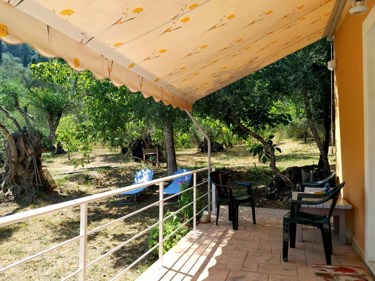 Family Holiday Apartment With Garden & Bbq Velonádes Exterior foto