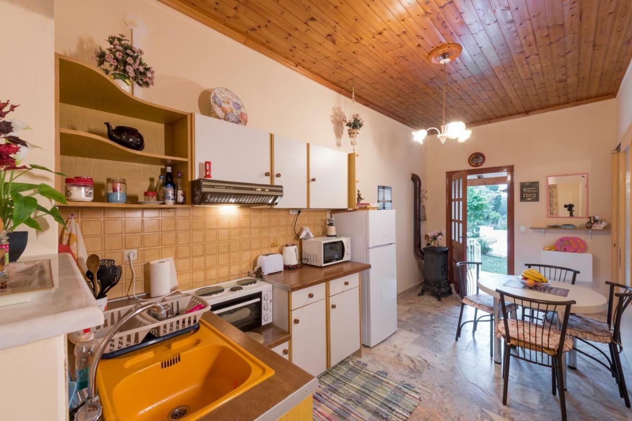 Family Holiday Apartment With Garden & Bbq Velonádes Exterior foto