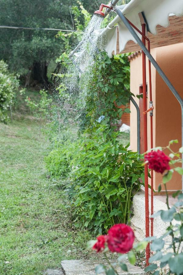 Family Holiday Apartment With Garden & Bbq Velonádes Exterior foto