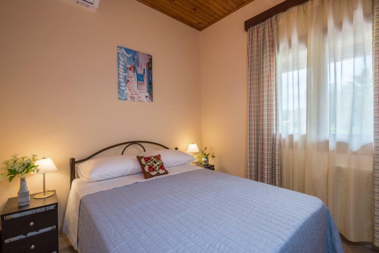 Family Holiday Apartment With Garden & Bbq Velonádes Exterior foto