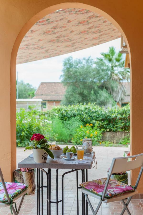 Family Holiday Apartment With Garden & Bbq Velonádes Exterior foto
