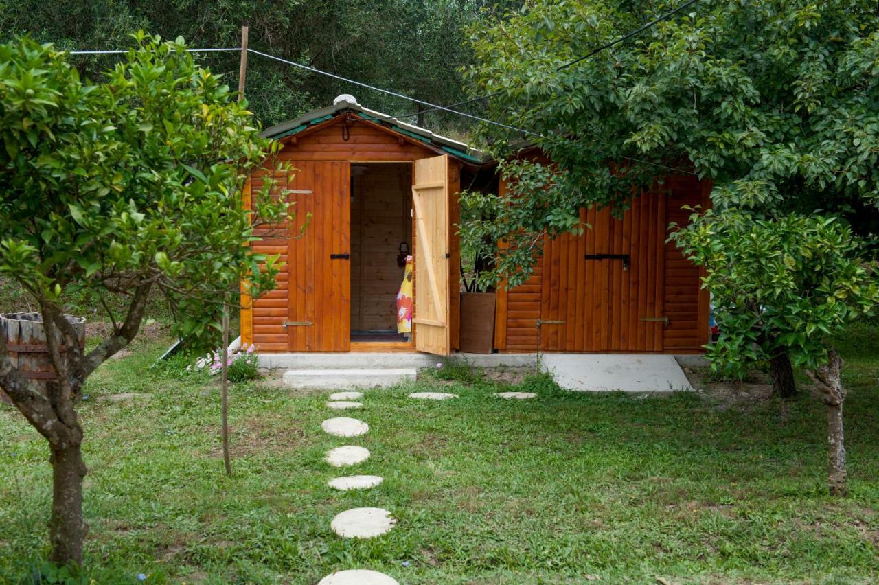 Family Holiday Apartment With Garden & Bbq Velonádes Exterior foto