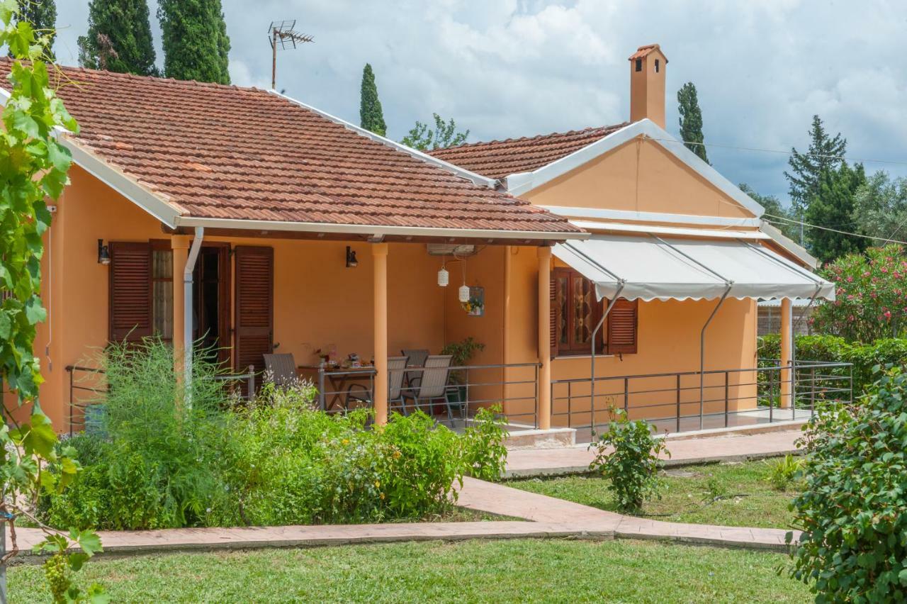 Family Holiday Apartment With Garden & Bbq Velonádes Exterior foto