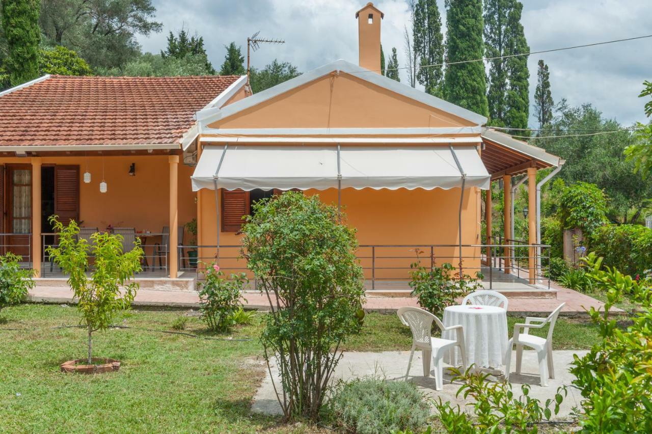 Family Holiday Apartment With Garden & Bbq Velonádes Exterior foto